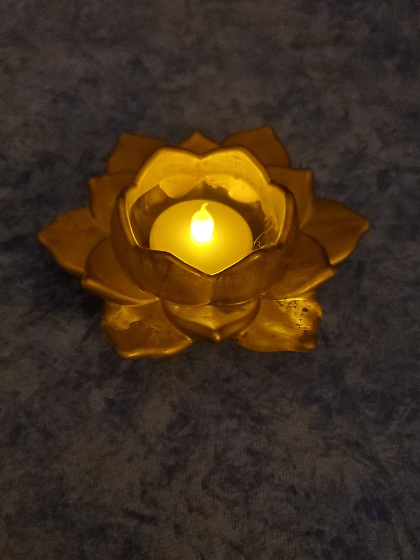 Resin lotus flower tea light candle holder. Resin art. Resin made. Resin decor. Gold and clear pattern!