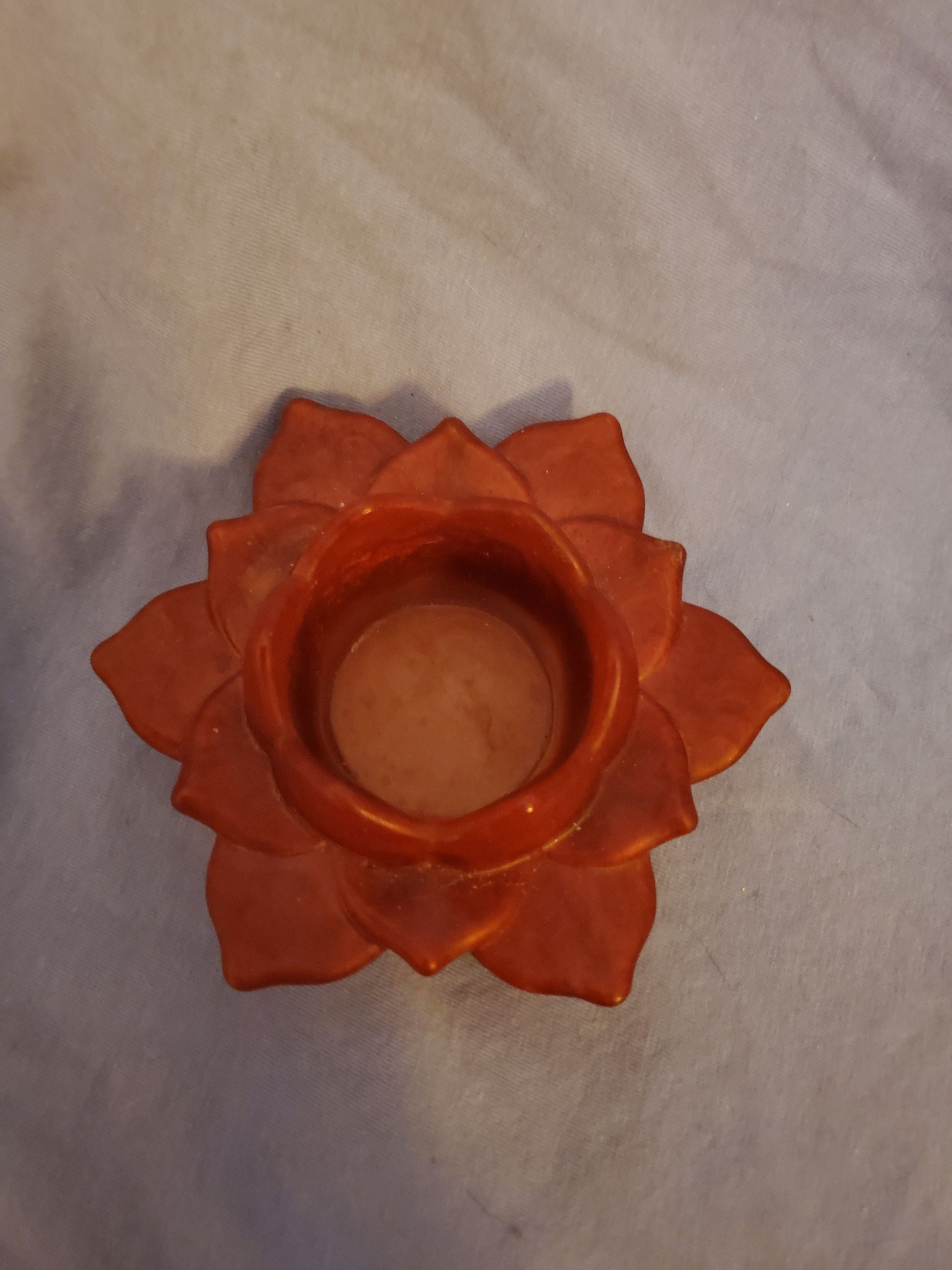 Resin lotus flower tea light candle holder. Resin art. Resin made. Resin decor. Beautiful maroon pattern!